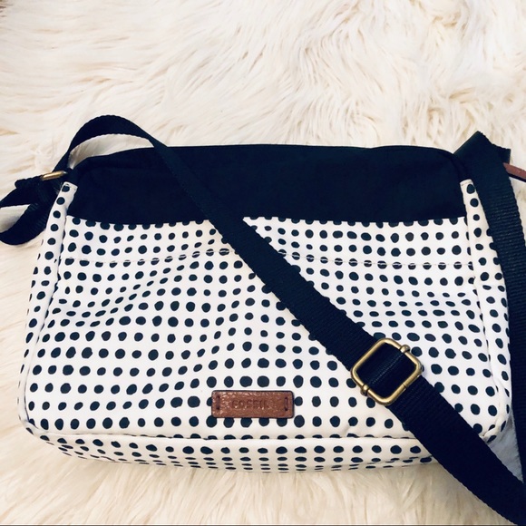 Fossil Crossbody Like New Condition - Picture 1 of 7